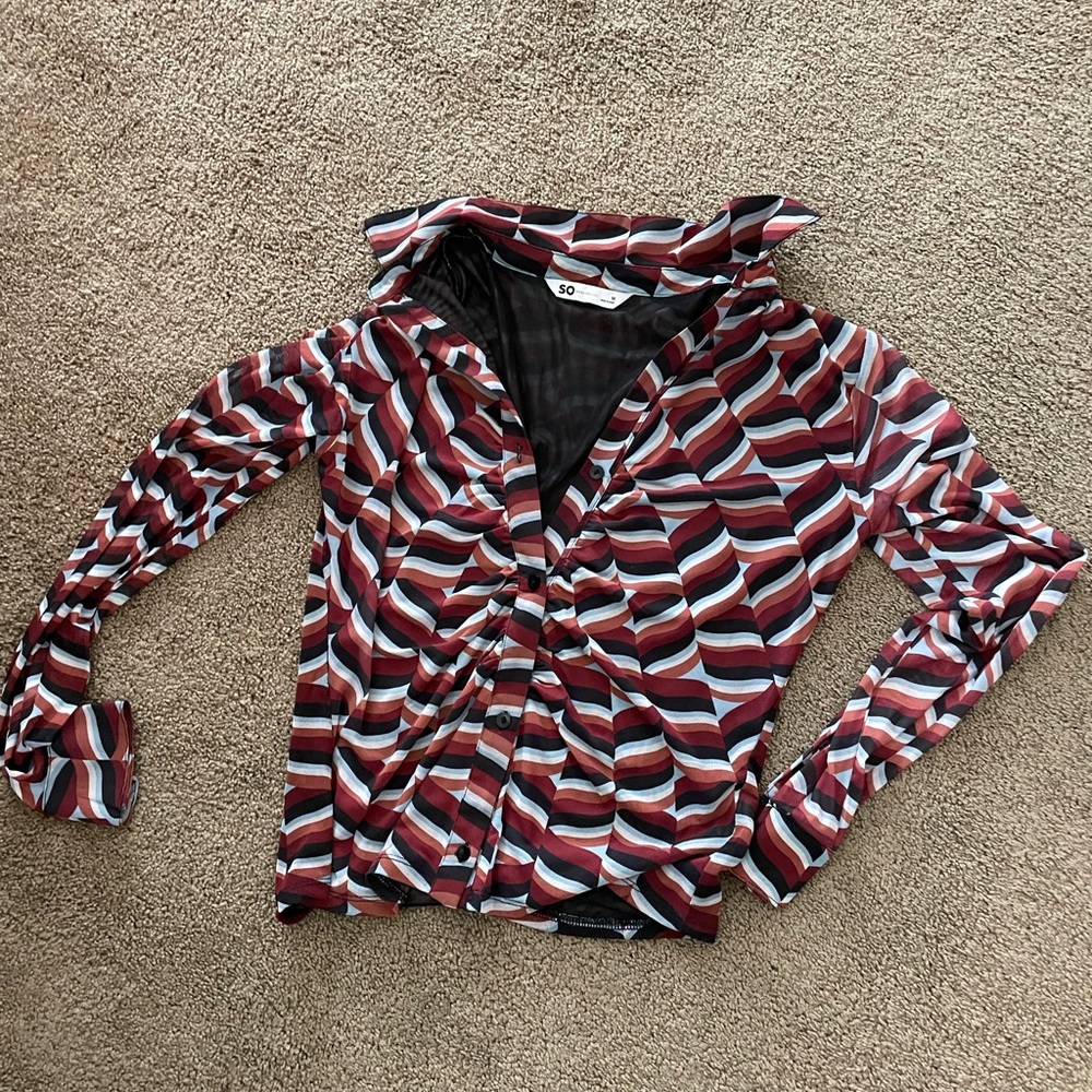 Flattering blouse size medium